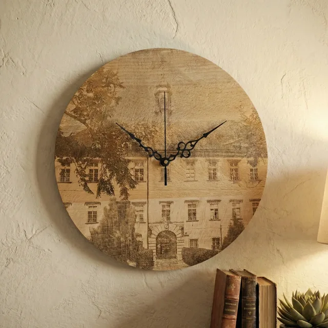 Nástěnné hodiny z masivního buku 30 cm – motiv zámku Kopidlno